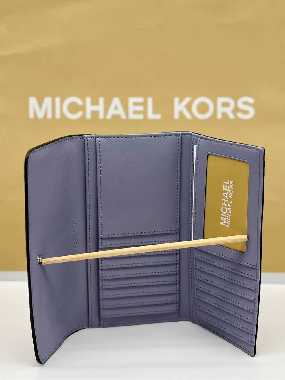 Michael Kors Voyager MK Logo
Tote Shoulder Bag with Matching
Wallet Lilac Multi - Picture 4 of 14